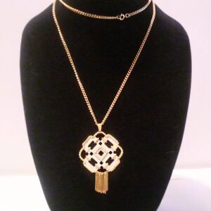 Vintage Avon 1970's Contempora Gold Tone White Enamel Convertible Necklace Pin
